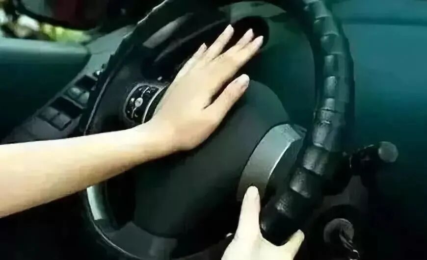 霧天行車安全常識(shí)_出行提示_低能見度行車技巧