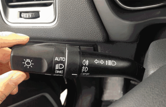 雪地行車安全技巧_出行提示_降雪天氣開車注意事項(xiàng)