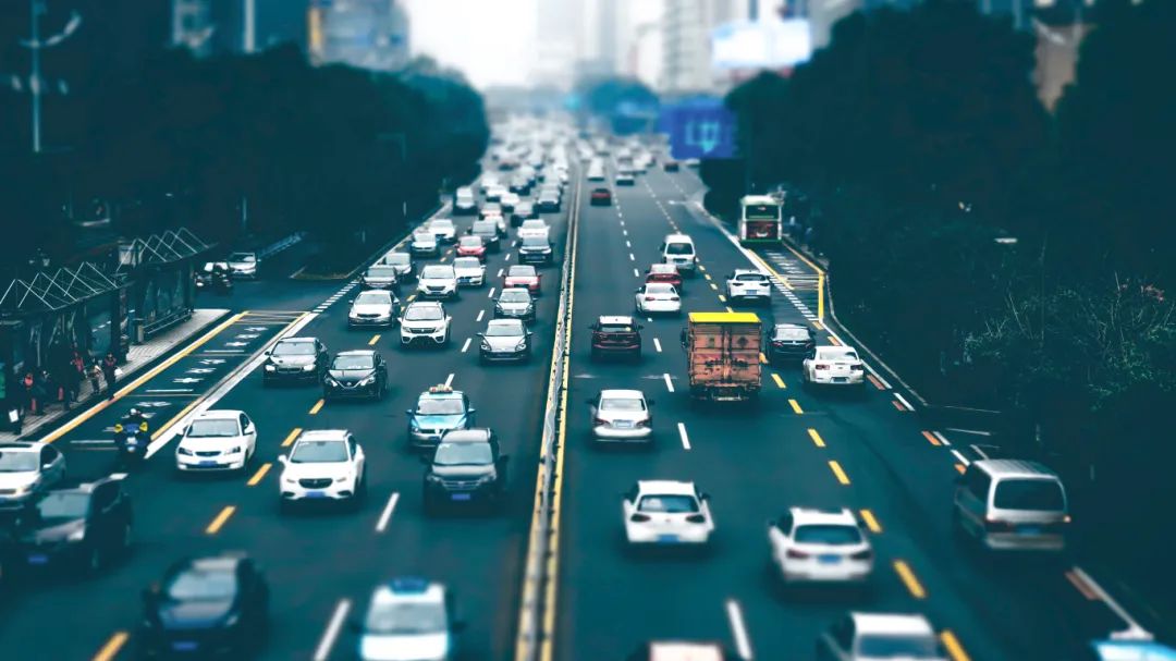攝圖網(wǎng)_501196351_長沙芙蓉路車流(企業(yè)商用).jpg